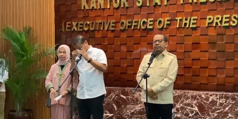 Tangis AM Putranto Iringi Sertijab KSP ke Qodari