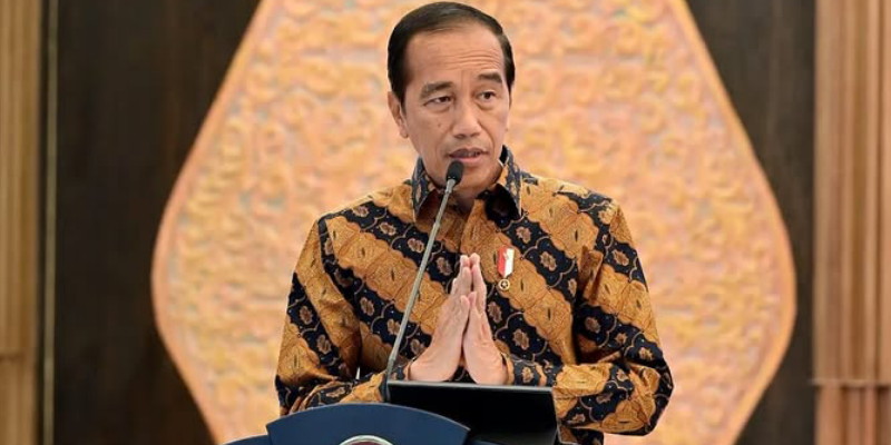 Saatnya Jokowi Menepi, Jangan Haus Kekuasaan!