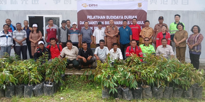 Dairi Prima Mineral Berikan Pelatihan dan Bibit Budidaya Durian