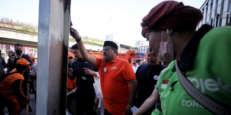 Bersihkan Kawasan Senen