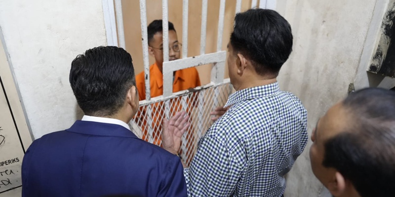 Bebaskan Delpedro Marhaen Dkk Sekarang<i>!</i>