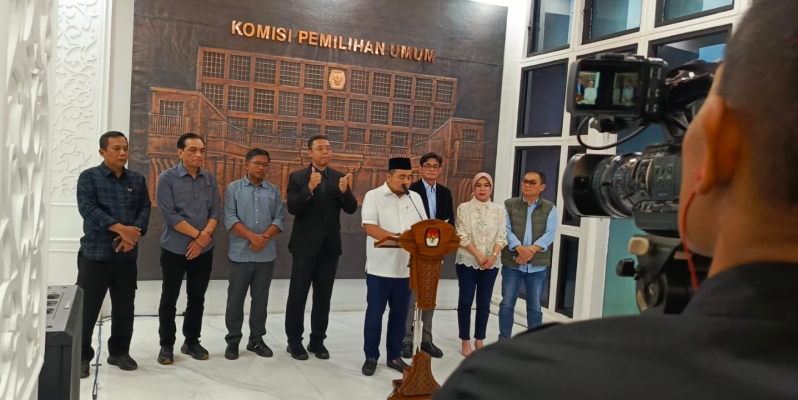 Penutupan Data Capres-Cawapres Bukan untuk Lindungi Gibran