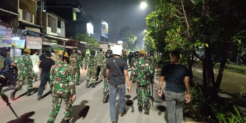 Tiga Peleton TNI Turun Tangan Amankan Mapolres Metro Bekasi Kota