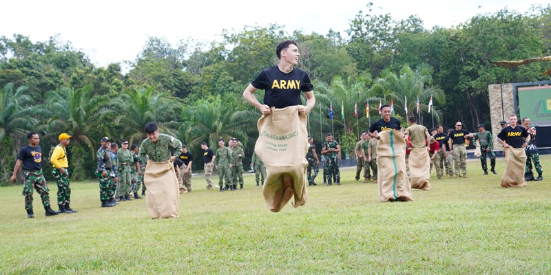 Tentara AS Balap Karung