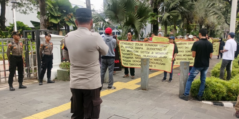Warga Ancol Demo Dinas Perumahan dan Kantor Gubernur Jakarta