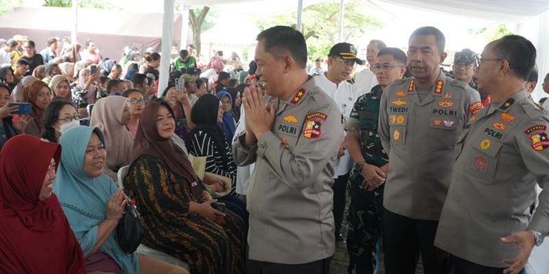 Ribuan Warga Palmerah Serbu Gerakan Pangan Murah Polri