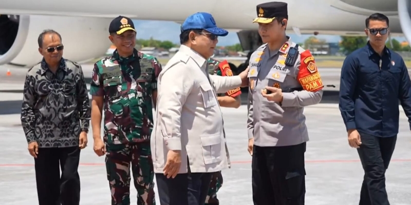Kapolri Absen, Prabowo Disambut Panglima TNI Bersama Gubernur Bali di Bandara