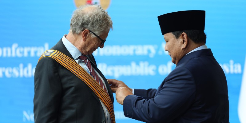 Prabowo Anugerahkan Bintang Jasa Utama ke Bill Gates