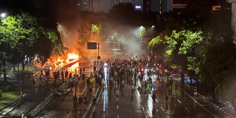 Aksi Protes antara Civil Society versus Kaum Perusuh