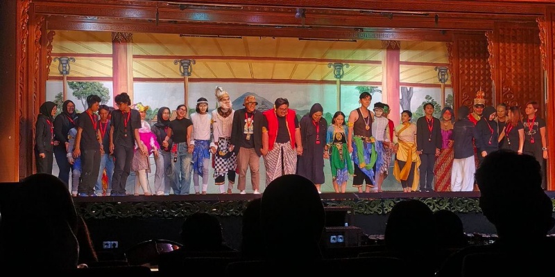 Teater Lencana Menantang Arus Utama Lewat Korban Musikal