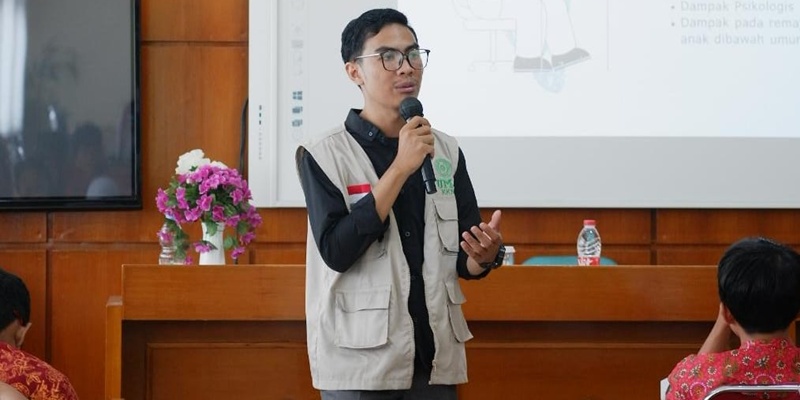 Mengurai Benang Kusut Negeri