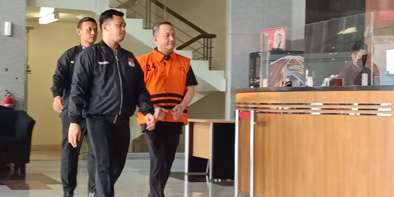 Penyuap Hasbi Hasan Resmi Berompi Oranye dengan Tangan Terborgol