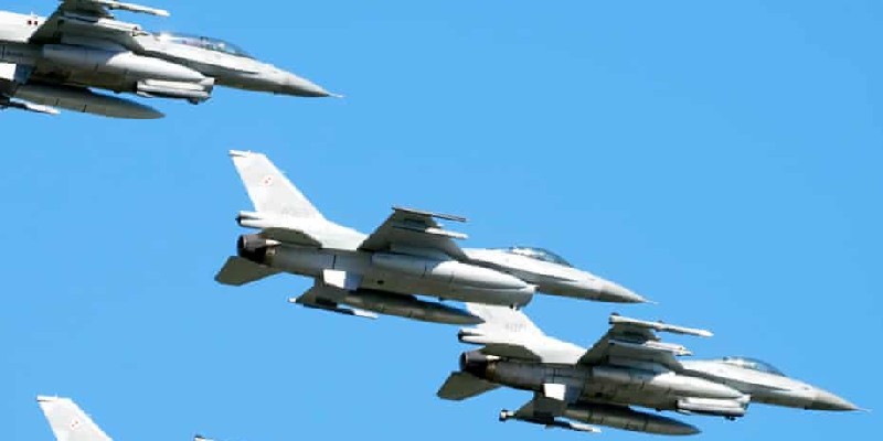 Polandia Dibantu NATO Tembak Jatuh Drone Rusia