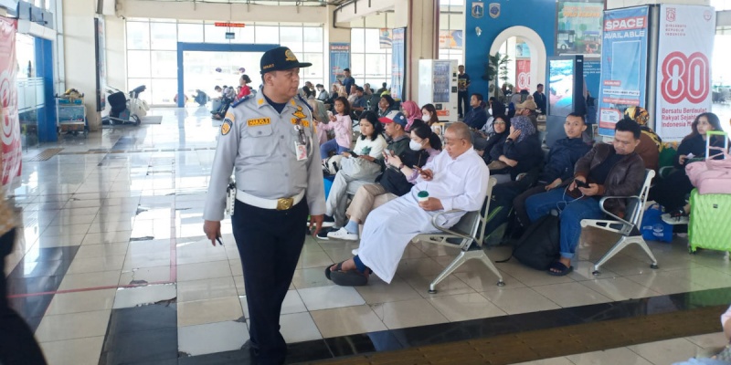Penumpang Terminal Terpadu Pulo Gebang Melonjak di Libur Maulid Nabi
