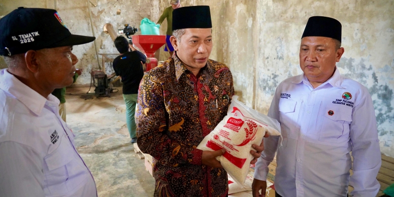 Menkop Ferry: Pesantren Punya Peran Membina Koperasi Desa