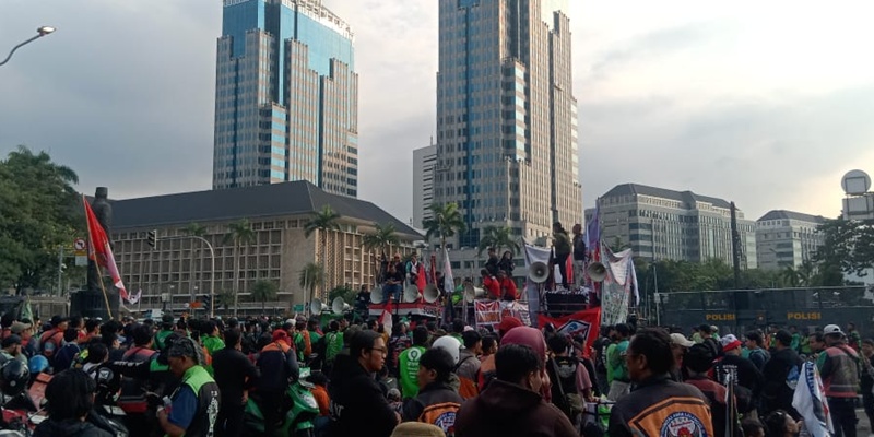 Hari Ini Ojol Demo Besar-Besaran di Jakarta, Tuntut Copot Menhub dan Kapolri<i>!</i>