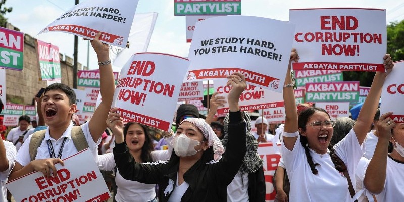 Ribuan Warga Filipina Protes Korupsi Proyek Banjir Fiktif