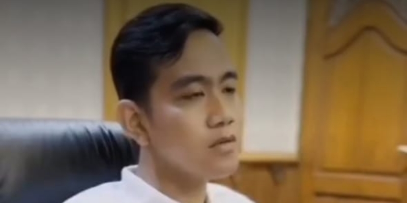 Gibran Pilih Main Game saat Nganggur