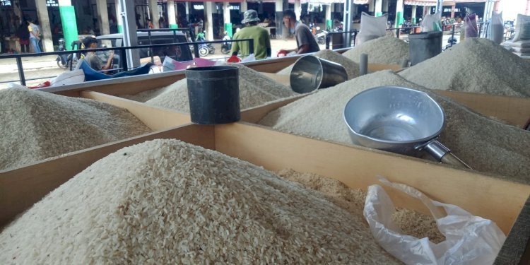 Komisi VI Desak Bapanas Cabut Aturan Baru HET Beras