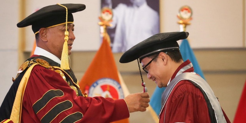 Sekjen PKB Sabet Predikat Lulusan S3 Terbaik UNHAN