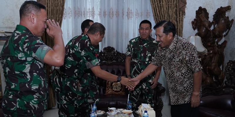 Panglima TNI Era SBY Dikunjungi Generasi Penerus