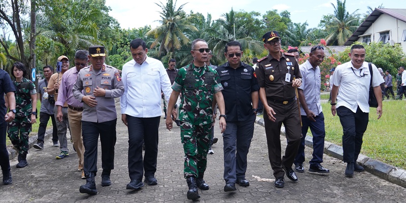 Kasum TNI dan Satgas PKH Tinjau Penertiban Tambang Ilegal di Babel