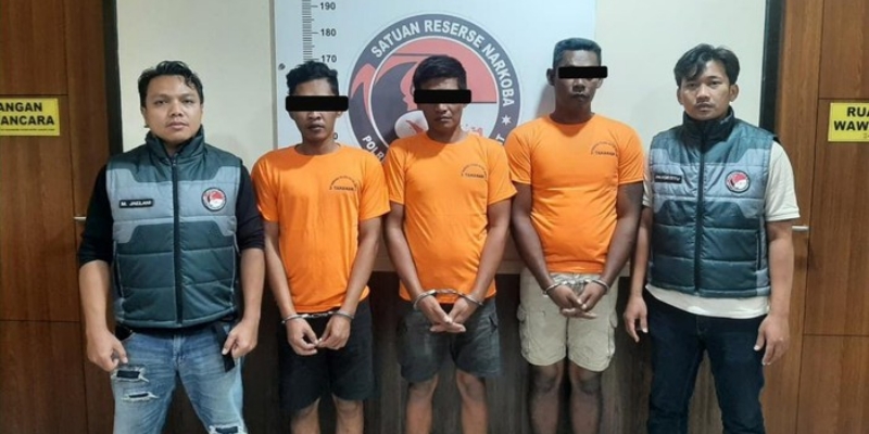 Polisi Amankan Sabu 12 Kg dalam Truk Jeruk di Tol Japek