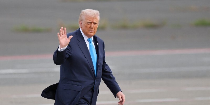 Korea Selatan Anugerahkan Trump Medali Tertinggi dan Mahkota Emas