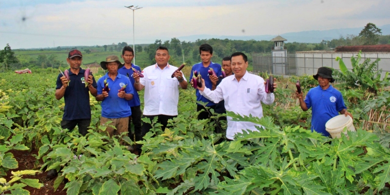 Direktur Pengamanan dan Intelijen Puji Kegiatan Ketahanan Pangan Lapas Warungkiara