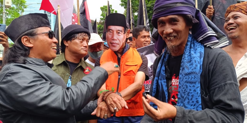 "Jokowi" Digiring ke KPK