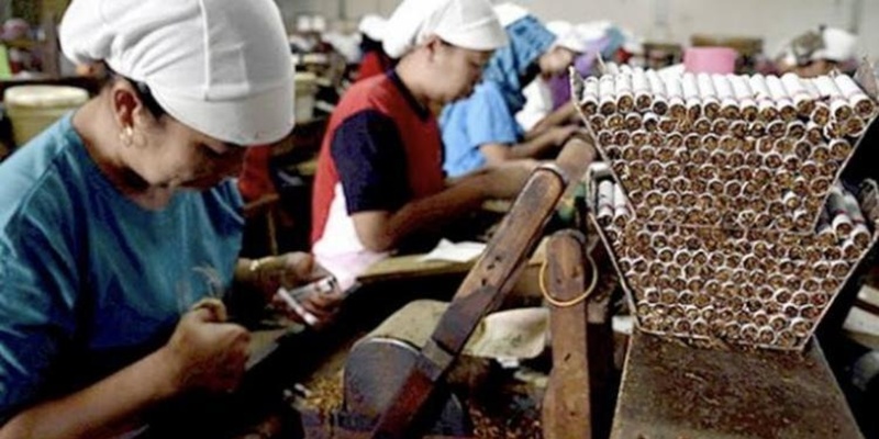 Industri Tembakau Terhimpit Ratusan Aturan