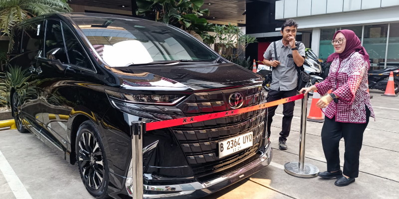 KPK Kembalikan Mobil Alphard yang Disewa Kemnaker untuk Noel Ebenezer