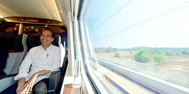 Enggan Tanggung Utang Kereta Cepat Cara Prabowo Tidak Mau Digelendotin Jokowi