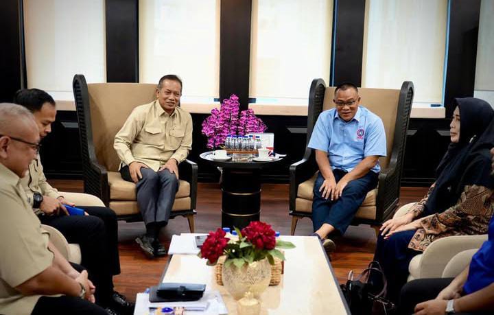 Kemenkop Libatkan Buruh dalam Gerakan Kopdes Merah Putih