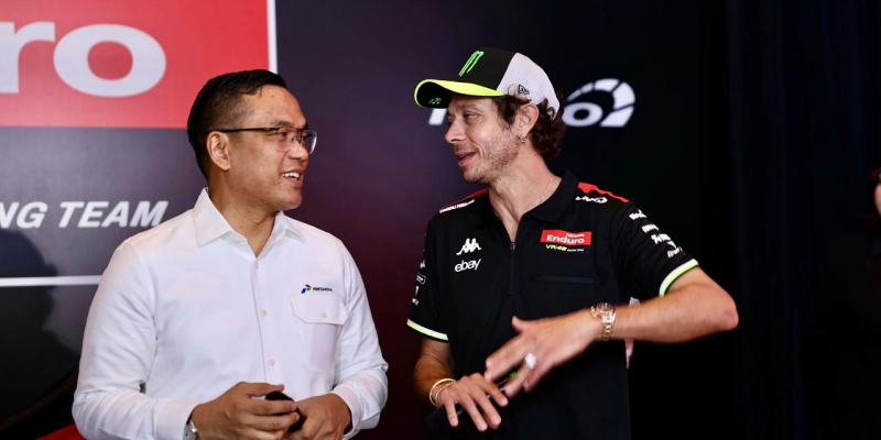 Valentino Rossi Berkunjung ke Pertamina Luncurkan Motor Livery Indonesia