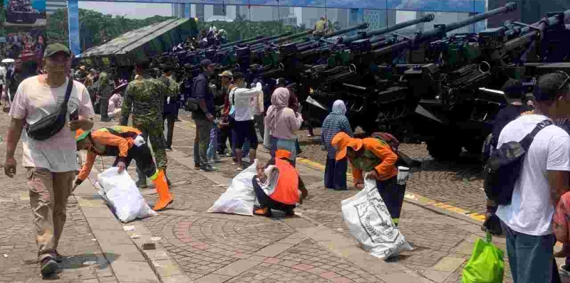Perayaan HUT TNI di Monas Hasilkan 126,65 Ton Sampah
