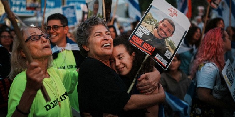 Hamas Bebaskan Tujuh dari 20 Sandera Israel