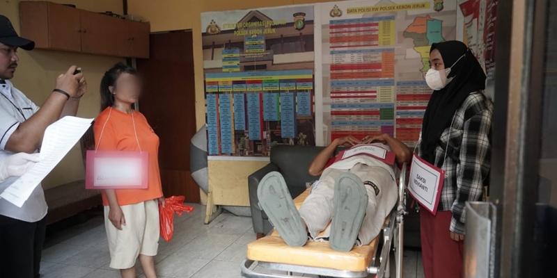 Polisi Gelar Rekonstruksi Kasus Istri Potong Kelamin Suami Hingga Tewas