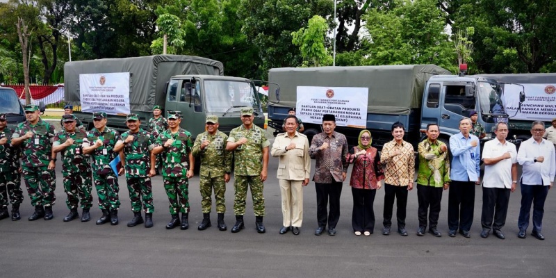 Kemenkop Terima Obat-obatan dari Kemhan untuk Kopdes Merah Putih