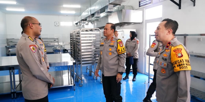 Kapolda Metro Pastikan SPPG Polsek Palmerah Siap Beroperasi