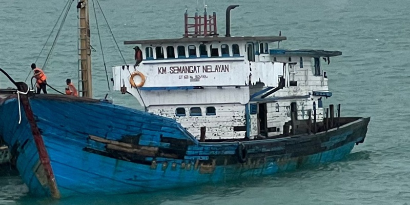 Bakamla Selamatkan Kapal Kargo Mati Mesin di Tengah Cuaca Buruk