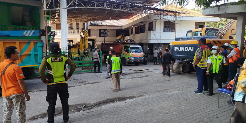 Korban Bangunan Ponpes Al Khozyni yang Ambruk jadi 14 Orang