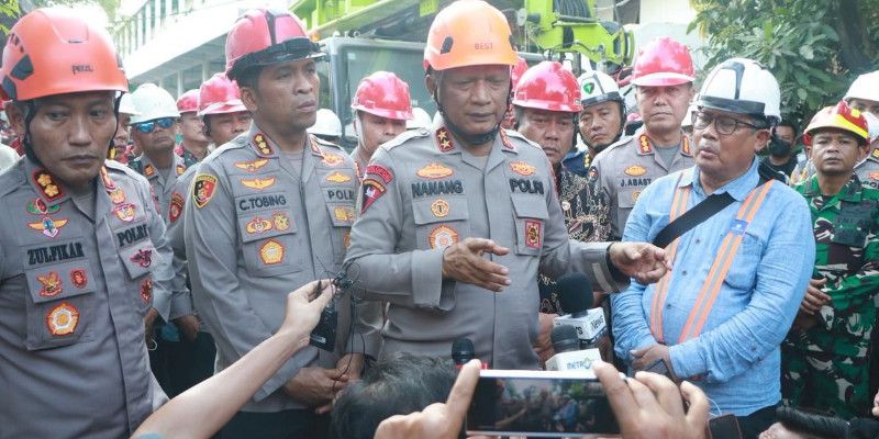 Belum Cari Penyebab Runtuhnya Bangunan Ponpes, Polisi Fokus Evakuasi Korban