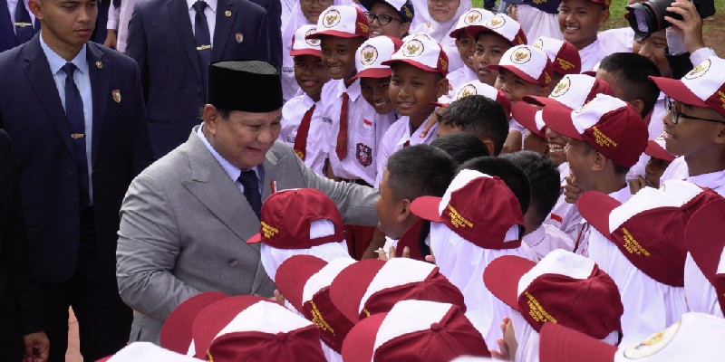 Anak Sekolah Ramai-Ramai Bilang Makasih ke Prabowo atas MBG