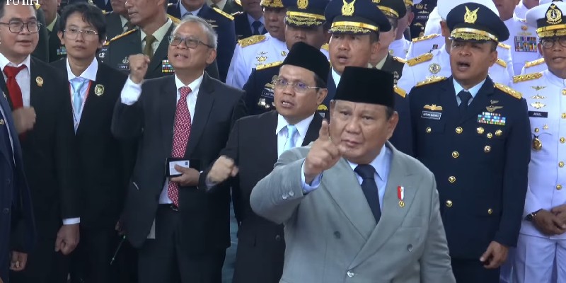 Prabowo Semangat Nyanyi Lagu Nasional di Lubang Buaya