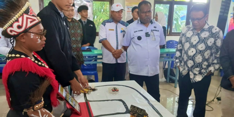 Siswa Sekolah Garuda Kembangkan Aplikasi Bahasa Moi Berbasis Komik Digital