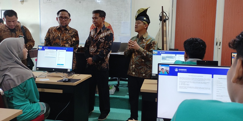 Wamen Fajar Jamin Pelaksanaan TKA Tanpa Pungutan Biaya