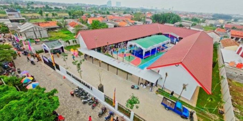 Peduli Pendidikan, PIK2 Bangun Ulang Bangunan SDN Salembaran I