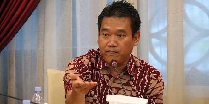 Stop Pencitraan Peduli Rakyat, Pelat Kendaraan Bermotor Bukan Tugas Gubernur!