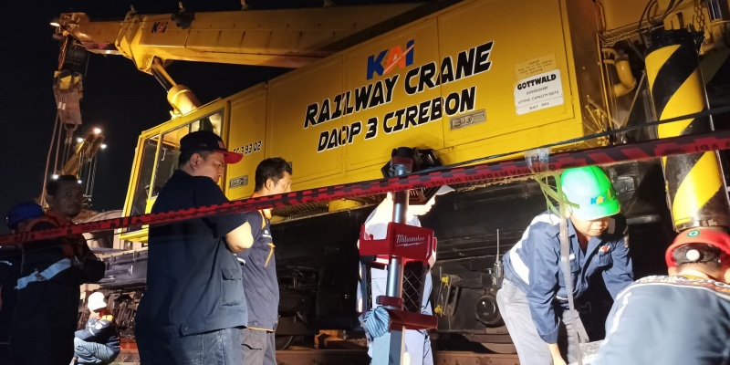 Evakuasi Rangkaian Kereta yang Anjlok di Bekasi Selesai